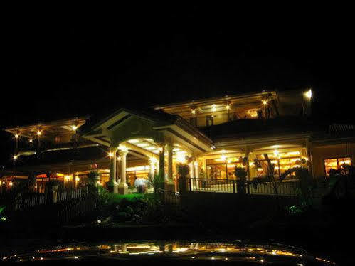 Camiguin Highland Resort Мамбахао Екстер'єр фото